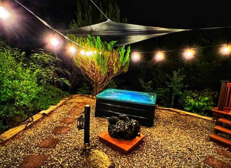 Вилла Tiny House, Wifi,Hot Tub,Secluded Cosby Экстерьер фото