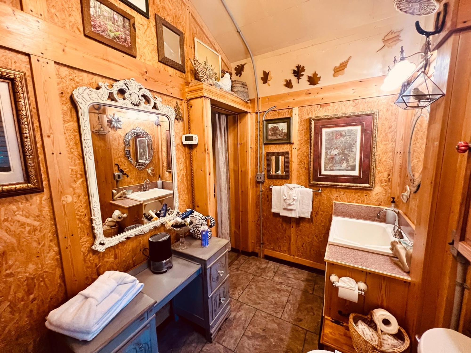 Вилла Tiny House, Wifi,Hot Tub,Secluded Cosby Экстерьер фото