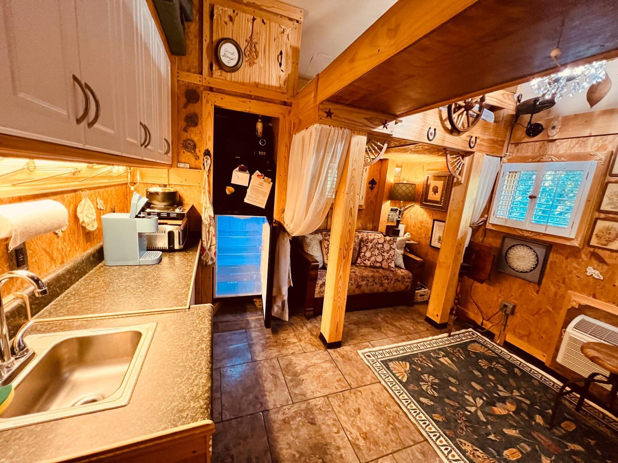 Вилла Tiny House, Wifi,Hot Tub,Secluded Cosby Экстерьер фото